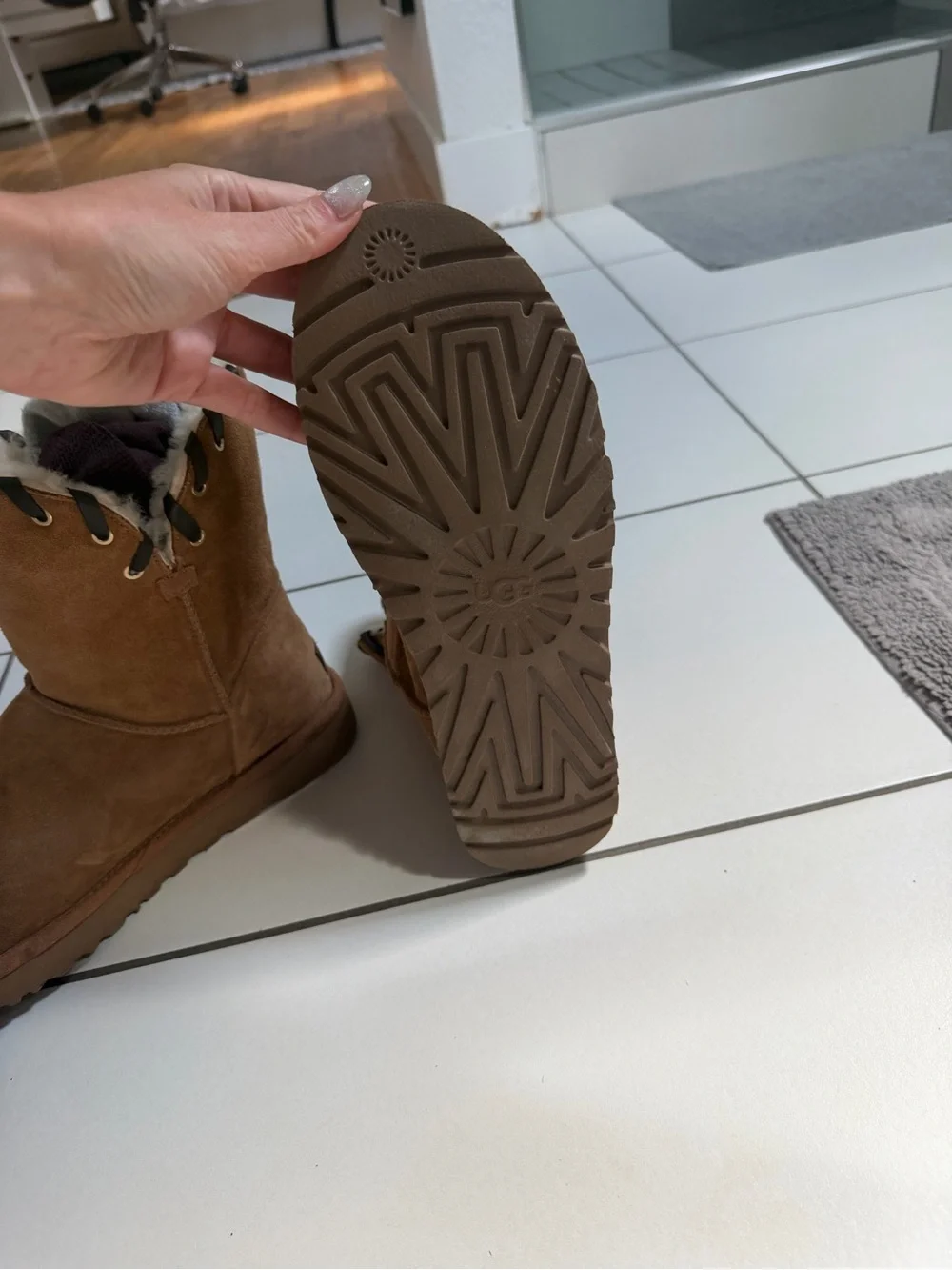 UGG Chestnut Suede Aidah boots - Size 11